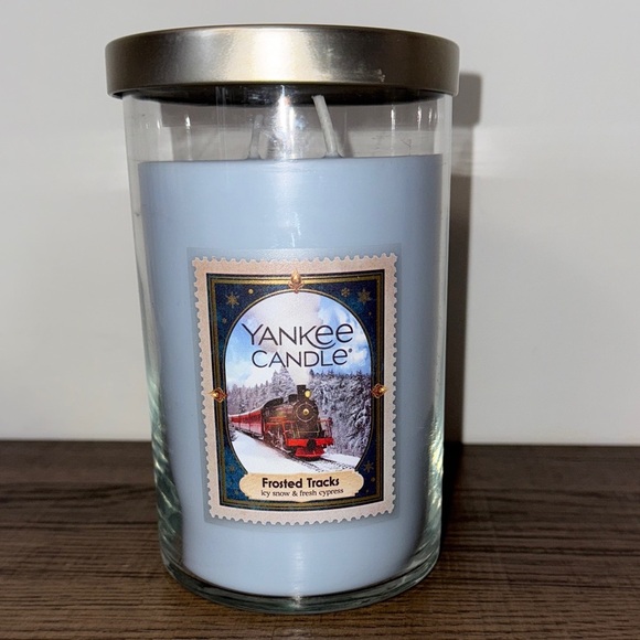 Yankee Candle Other - Yankee Candle Frosted Tracks Light Blue Jar